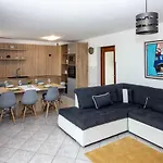 Big With Sea View! Appartement Šilo