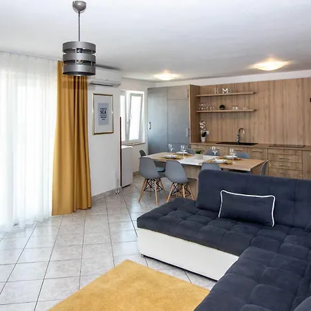 Apartment Big With Sea View! *