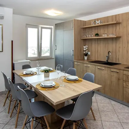 Apartment Big With Sea View!